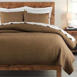 POTTERY BARN  Pick-Stitch Handcrafted Cotton/Linen King Quilt and shams